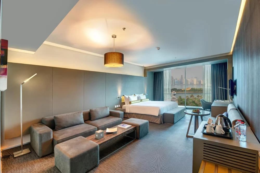 72 Hotel